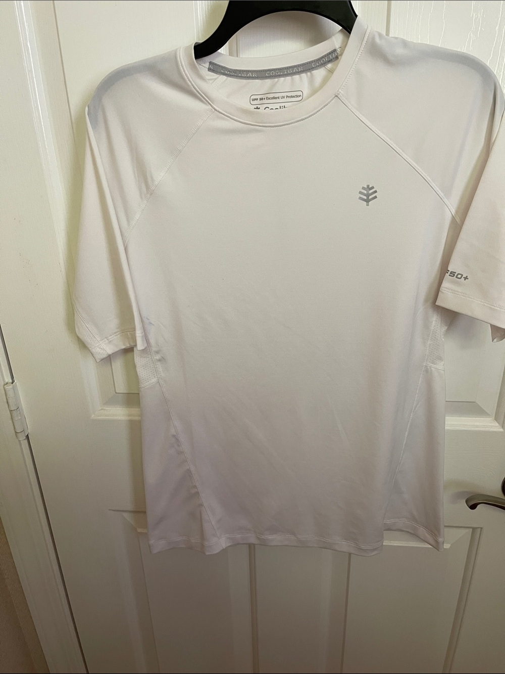 Coolibar women’s drifit white fitness performance T, UPS 50+,, Small,nwot